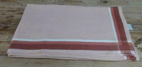 2 Vintage rozen tafelkleden ook te gebruiken als dekentjes, Huis en Inrichting, Keuken | Textiel, Gebruikt, Tafelkleed of Tafelzeil