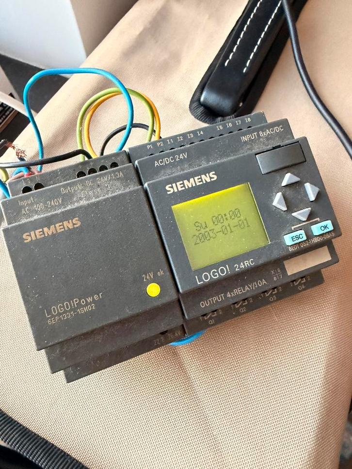 Siemens LOGO! 24RC PLC + LOGO!Power 24V voeding – werkend, Hobby en Vrije tijd, Elektronica-componenten, Zo goed als nieuw, Ophalen of Verzenden