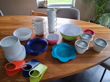 Diverse onderdelen kampeerservies beschikbaar voor biedingen