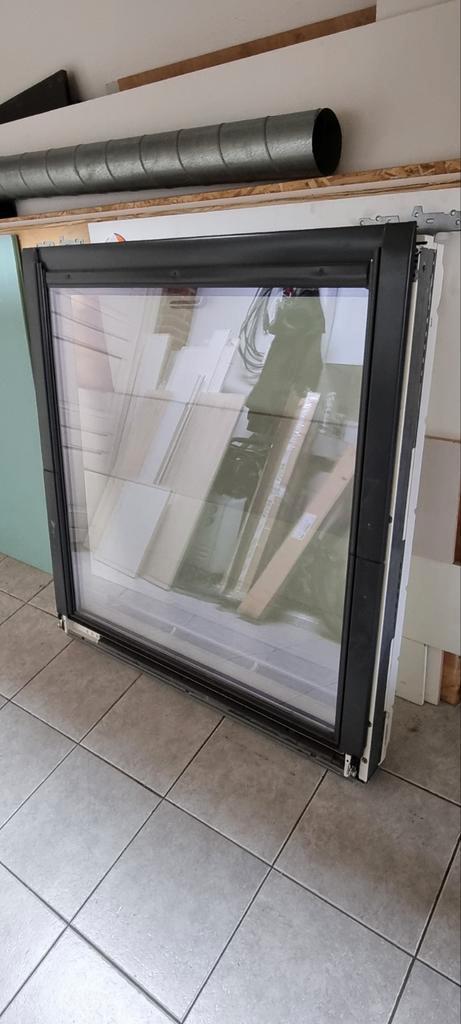 Velux uitzettuimelvenster GPU SK06 Kunststof wit 114x118cm, Doe-het-zelf en Verbouw, Glas en Ramen, Dakraam, 80 tot 120 cm, Dubbelglas