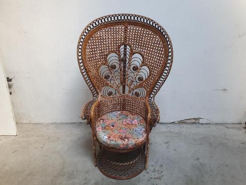 Vintage emmanuelle pauwenstoel - peacock chair, Huis en Inrichting, Stoelen, Gebruikt, Eén, Riet of Rotan, Stof, Bruin, Ophalen