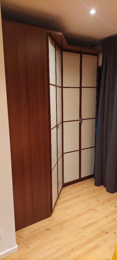 Grote hoek linnenkast, Huis en Inrichting, Kasten | Kledingkasten, Zo goed als nieuw, 200 cm of meer, 200 cm of meer, 50 tot 75 cm