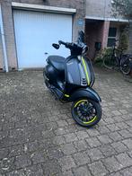 Vespa sprint 2022 custom full option, Fietsen en Brommers, Scooters | Vespa, Ophalen, Maximaal 45 km/u, Zo goed als nieuw, Benzine