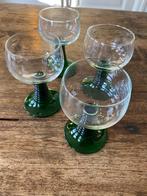 Vintage roemerglazen/wijnglazen met groen voet (4 st), Ophalen of Verzenden