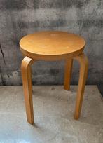 Scandinavisch design houten kruk , 2 in voorraad
