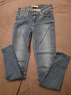 Levi's 710 maat 25, Kleding | Dames, Spijkerbroeken en Jeans, Blauw, Ophalen of Verzenden, W27 (confectie 34) of kleiner, Zo goed als nieuw