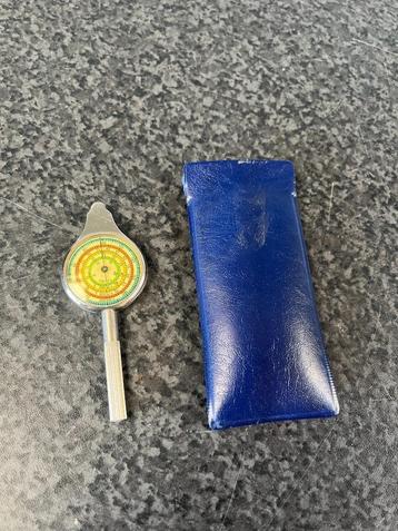 Vintage curvimeter , kaart meter , afstandsmeter in hoesje beschikbaar voor biedingen