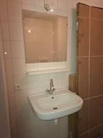 wastafel/plankje/spiegel/douch, Huis en Inrichting, Badkamer | Badkamermeubels, Zo goed als nieuw, Minder dan 100 cm, Wasbak of Wastafel