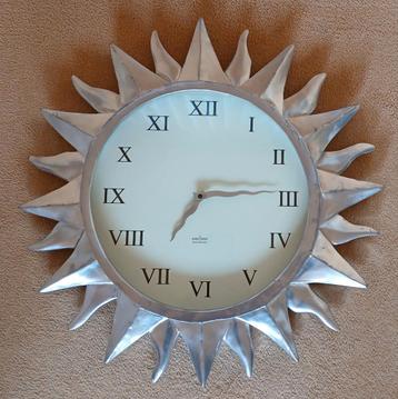 KARLSSON Zilveren Zon Wandklok - Stijlvol & Uniek beschikbaar voor biedingen