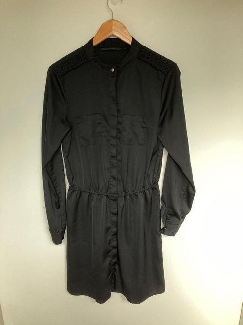Silvian Heach zwarte satijnen jurk maat 38, Kleding | Dames, Jurken, Zo goed als nieuw, Maat 38/40 (M), Zwart, Boven de knie, Ophalen of Verzenden
