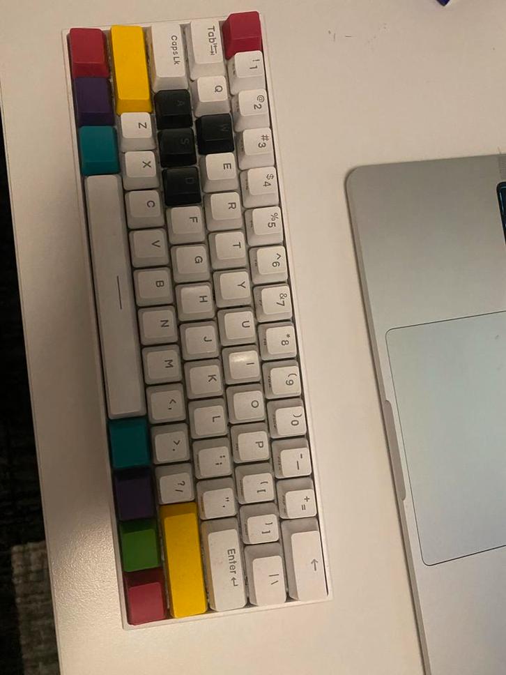 Anne pro 2 compact Bluetooth draadloos, Computers en Software, Toetsenborden, Zo goed als nieuw, Qwerty, Bedraad, Gaming toetsenbord