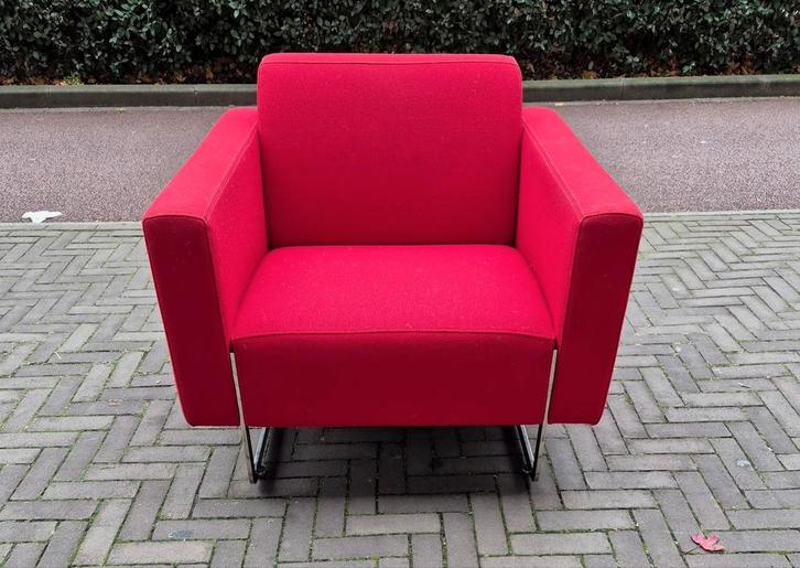 Artifort mare FC302 fauteuils 2 knal rood stof gebruikt, Huis en Inrichting, Fauteuils, Gebruikt, Metaal, Stof, 50 tot 75 cm, 75 tot 100 cm