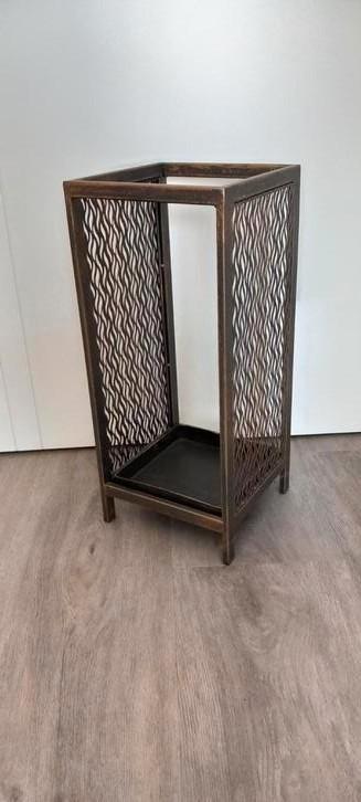 Bijzonder mooie design paraplubak van metaal., Huis en Inrichting, Woonaccessoires | Paraplubakken, Zo goed als nieuw, Metaal