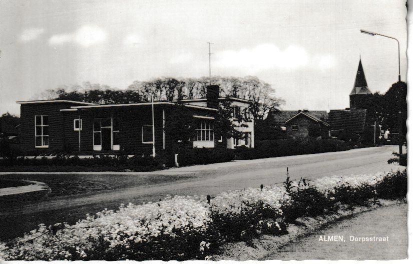 ALMEN - DORPSSTRAAT, Ophalen of Verzenden, 1940 tot 1960, Ongelopen, Gelderland