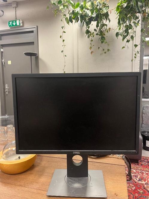 Dell monitor (2 stuks), Computers en Software, Monitoren, Gebruikt, 60 Hz of minder, DisplayPort, HDMI, LED, Ultra HD (4K), 3 tot 5 ms