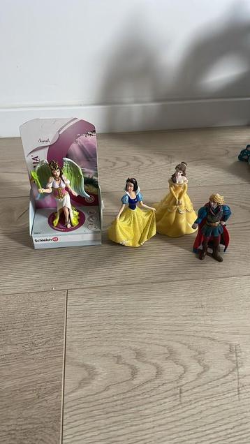 Schleich Sneeuwwitje, Belle en een prins met kasteel beschikbaar voor biedingen