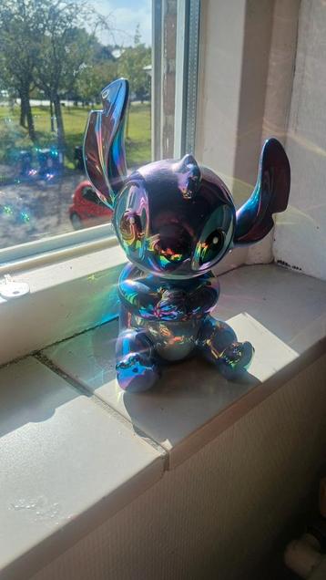 Spaarpot STITCH holografisch beschikbaar voor biedingen