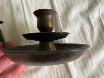 Antieke Kaarsenkandelaar beschikbaar voor biedingen