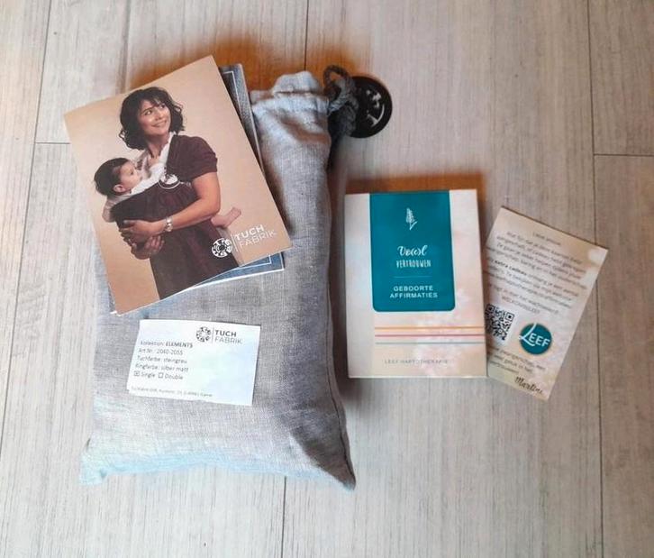Draagzak Baby (TuchFabrik) + Kaartenset Geboorte Affirmaties, Kinderen en Baby's, Babydragers en Draagdoeken, Zo goed als nieuw