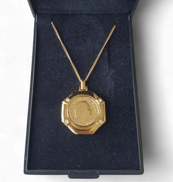 Vergulde 1 cent Juliana-hanger met ketting, Postzegels en Munten, Munten | Nederland, Losse munt, 1 cent, Koningin Juliana, Ophalen of Verzenden