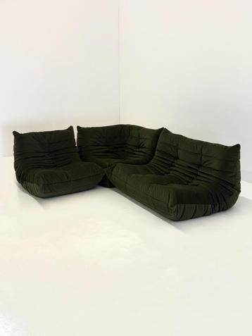 Complete Ligne Roset Togo set in donkergroen beschikbaar voor biedingen