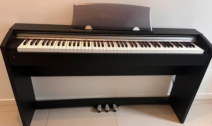 Digitale piano Casio PX-730, Muziek en Instrumenten, Piano's, Zo goed als nieuw, Piano, Zwart, Digitaal, Ophalen