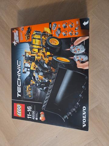 Lego Technic 42030 Volvo L350F Wiellader geseald beschikbaar voor biedingen