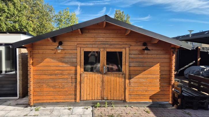 Ruime houten blokhut 4,5  4,5 meter – in goede staat, zelf, Tuin en Terras, Tuinhuizen, Gebruikt, Blokhut, 250 tot 500 cm, 400 cm of meer