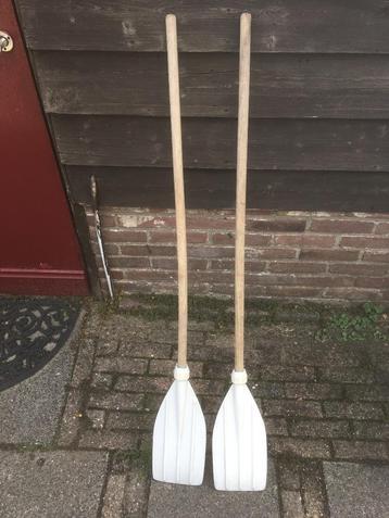 peddels (2 stuks) houten riem met kunststof blad beschikbaar voor biedingen