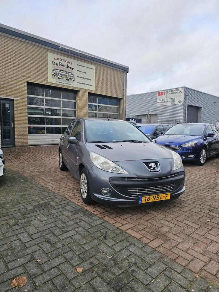Peugeot 206+ 1.4 5D 2010 Grijs, Auto's, Peugeot, Bedrijf, 206+, Benzine, D, Hatchback, Handgeschakeld, Origineel Nederlands, Zilver of Grijs