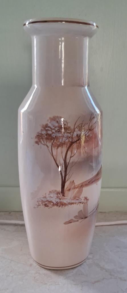 Vintage porselein vaas landschap huis Portugal rose bruin, Huis en Inrichting, Woonaccessoires | Vazen, Zo goed als nieuw, Overige kleuren