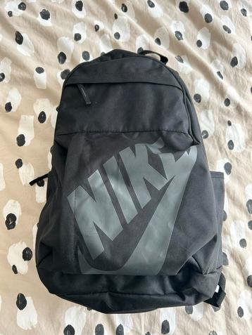 Nike tas zwart beschikbaar voor biedingen
