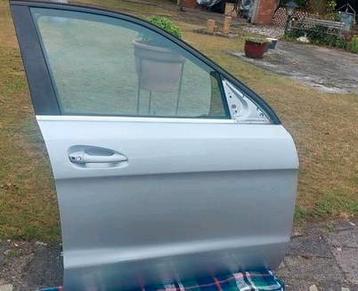 Mercedes ML klasse W116 rechter voordeur beschikbaar voor biedingen