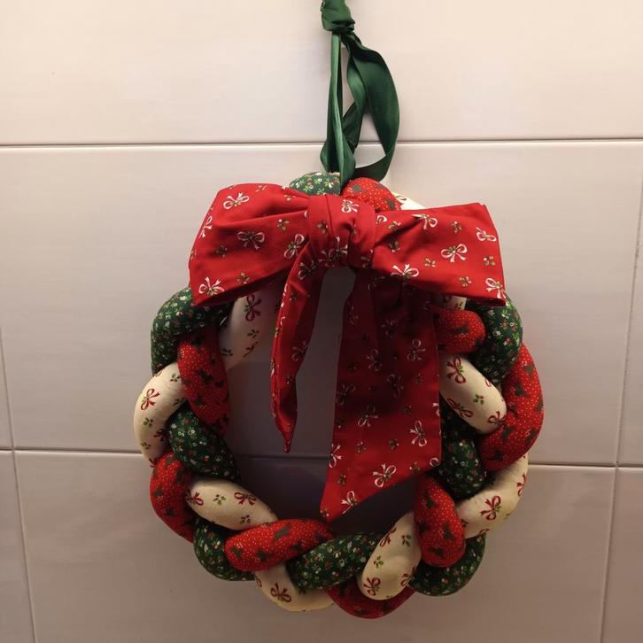 Handgemaakte Kerstkrans met Strik, Huis en Inrichting, Woonaccessoires | Kransen, Gebruikt, Ophalen of Verzenden