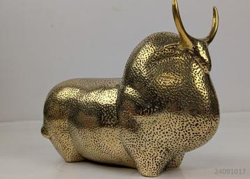 Modern bronzen beeld stier beschikbaar voor biedingen