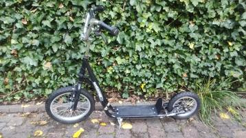 Kinderstep 16 inch / 12 inch wielen met handremmen beschikbaar voor biedingen