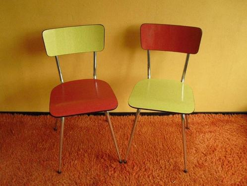 Vintage formica keukenstoelen kleurrijk setje van twee, Huis en Inrichting, Stoelen, Gebruikt, Twee, Overige materialen, Overige kleuren