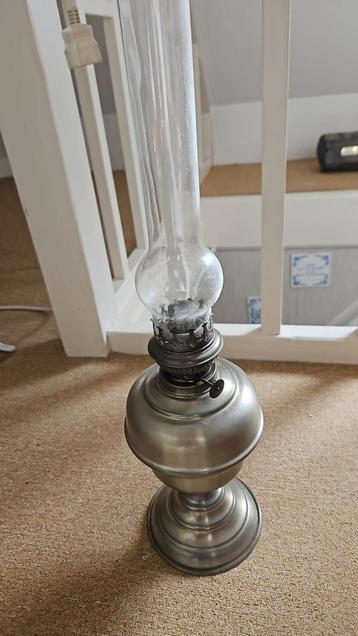 Olielamp tinnen voet beschikbaar voor biedingen