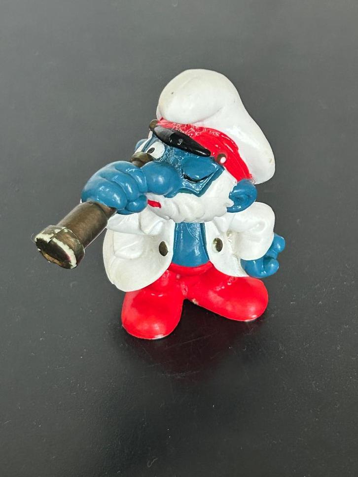 Schleich 20141 kapitein Smurf 1981, Verzamelen, Smurfen, Gebruikt, Poppetje, Figuurtje of Knuffel, Overige Smurfen, Ophalen of Verzenden