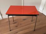 Vintage oranje formica tafel  jaren 60, Gebruikt, Tot twee personen, Metaal, Rechthoekig