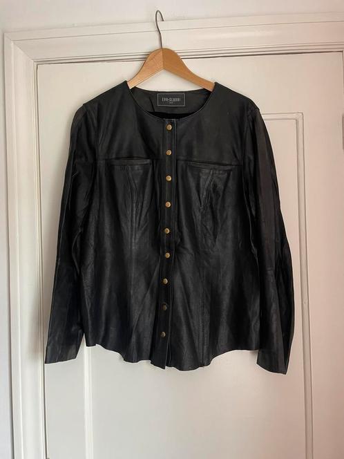 Prachtige zwart leren blouse van Eva & Claudi mt 42, Kleding | Dames, Blouses en Tunieken, Zo goed als nieuw, Maat 42/44 (L), Zwart