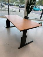 Bureau, Ophalen, In hoogte verstelbaar, Zo goed als nieuw, Bureau