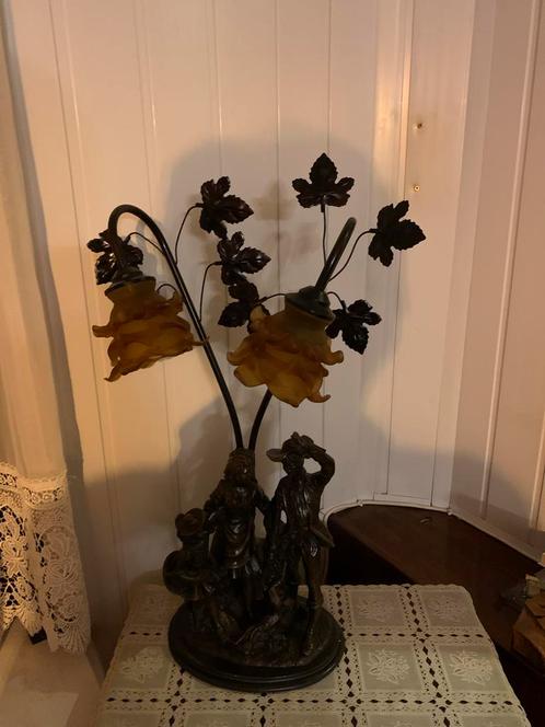 Franse Tafellamp met Bronzen Voet en Bloemvormige Kappen, Antiek en Kunst, Antiek | Lampen, Ophalen