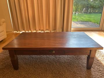 Mooie Houten Salontafel beschikbaar voor biedingen
