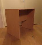 Kleine tafel / Bureau / h 70 x L 68 B 50 cm. Beukenhout, Ophalen, Zo goed als nieuw, Bureau