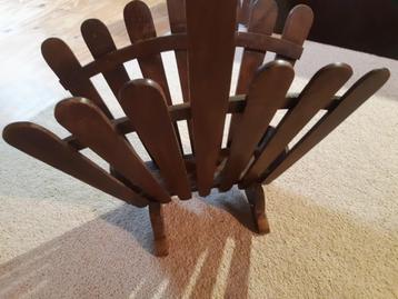 Oude lectuurbak uit de vorige eeuw. Hoog 56 cm (handgreep) beschikbaar voor biedingen