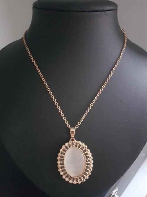 Vintage Collier jaren 50-60, Met steen en fraaie zetting., Sieraden, Tassen en Uiterlijk, Kettingen, Zo goed als nieuw, Overige materialen