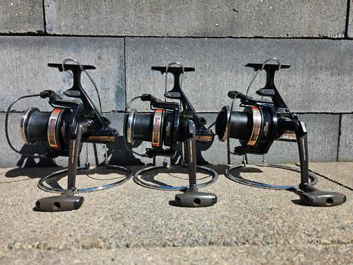 3 Daiwa Longbeam GS-2000H, Watersport en Boten, Hengelsport | Karpervissen, Zo goed als nieuw, Complete set, Ophalen of Verzenden