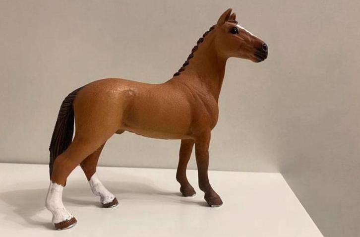 Schleich hannoveraan Ruin ~ 13837, Verzamelen, Dierenverzamelingen, Beeldje of Figuurtje, Paard, Ophalen of Verzenden