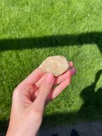 Unieke thaise kwarts met rode aders half transparant, Verzamelen, Mineralen en Fossielen, Ophalen of Verzenden, Mineraal